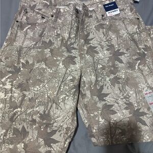 Old Navy Men's Leaf Pattern Cargo Shorts - Tan and Brown